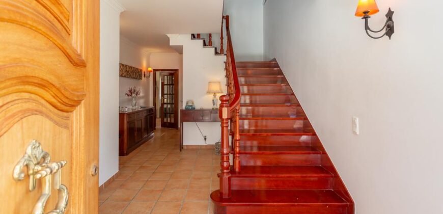 House for Sale in Oieiras Portugal