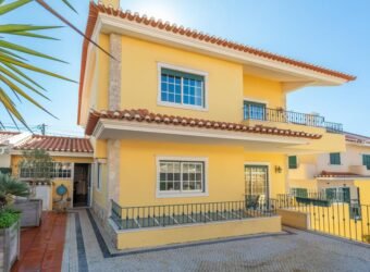 House for Sale in Oieiras Portugal