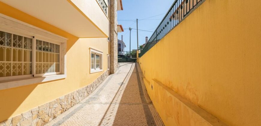 House for Sale in Oieiras Portugal