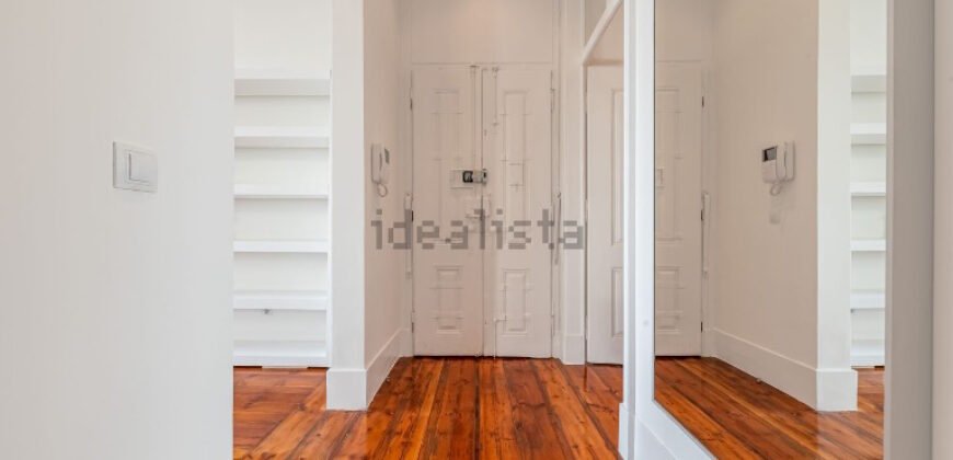 2 Bedroom Apartment in Lisbon on Rua dos Bacalhoeiros